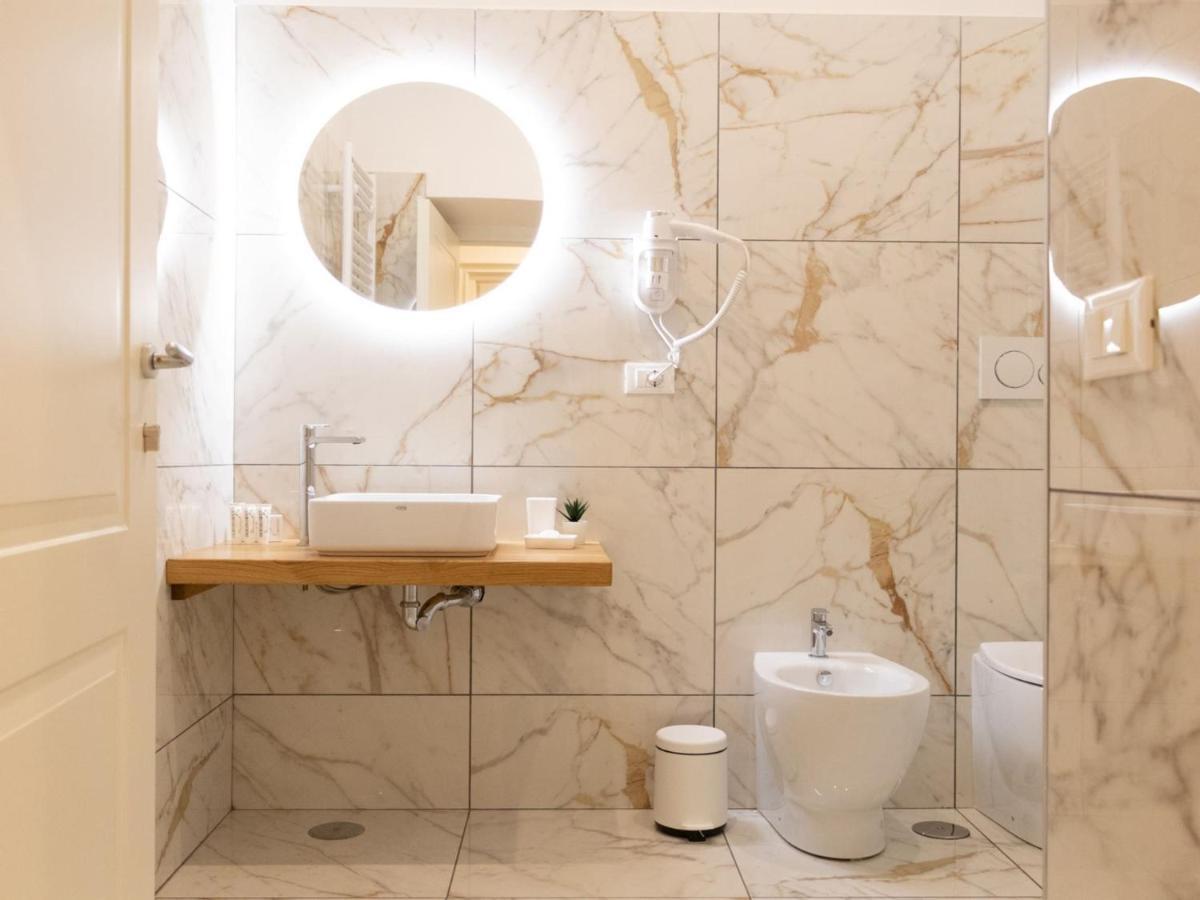 The Best Rent - Elegant Five-Bedrooms Apartment Near Colosseo Rome Exterior photo