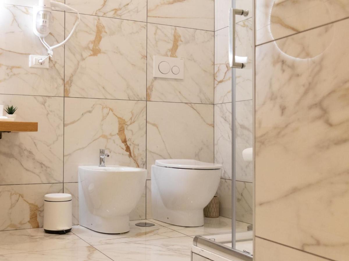 The Best Rent - Elegant Five-Bedrooms Apartment Near Colosseo Rome Exterior photo