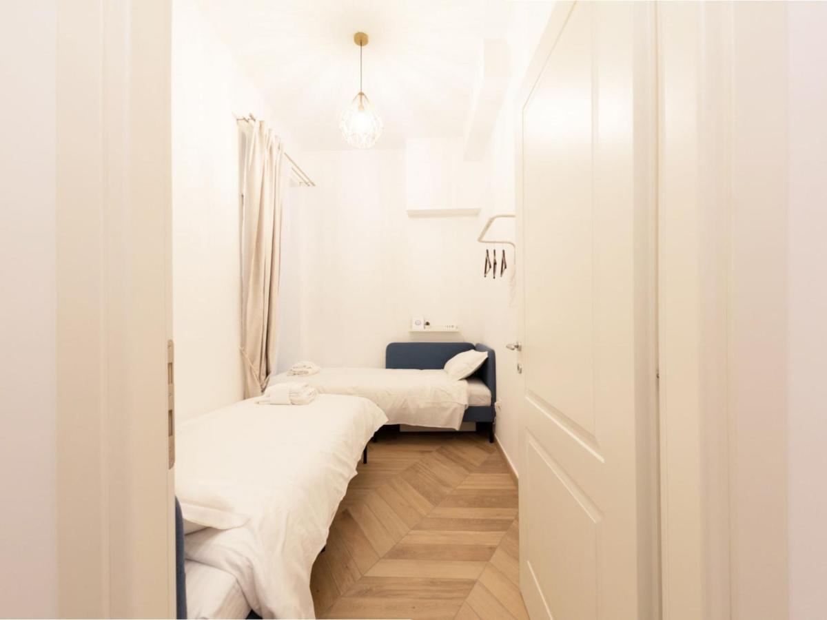 The Best Rent - Elegant Five-Bedrooms Apartment Near Colosseo Rome Exterior photo