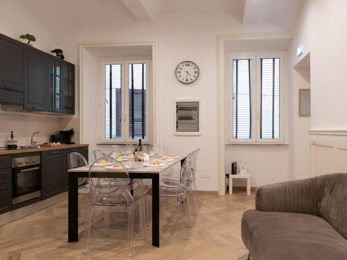The Best Rent - Elegant Five-Bedrooms Apartment Near Colosseo Rome Exterior photo